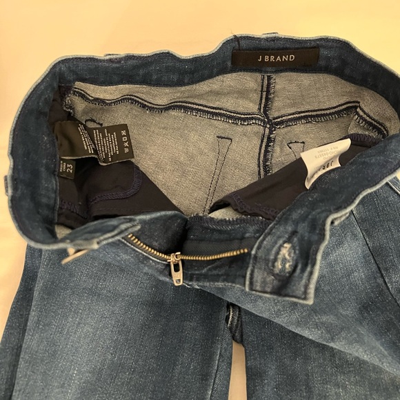 J Brand Sophia mid-rise super skinny Jeans - medium wash, size 23. Never worn - Picture 3 of 3